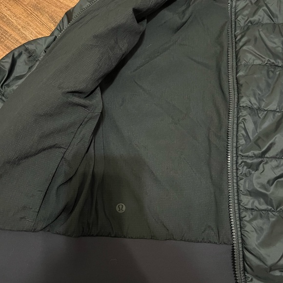 Lululemon lightweight reversible bomber - Picture 2 of 4